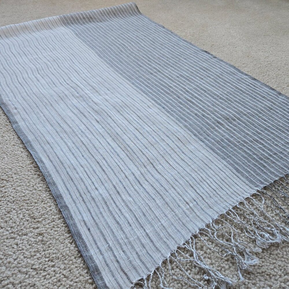 NWOT Linen Scarf Grey & White Stripe - Picture 9 of 12